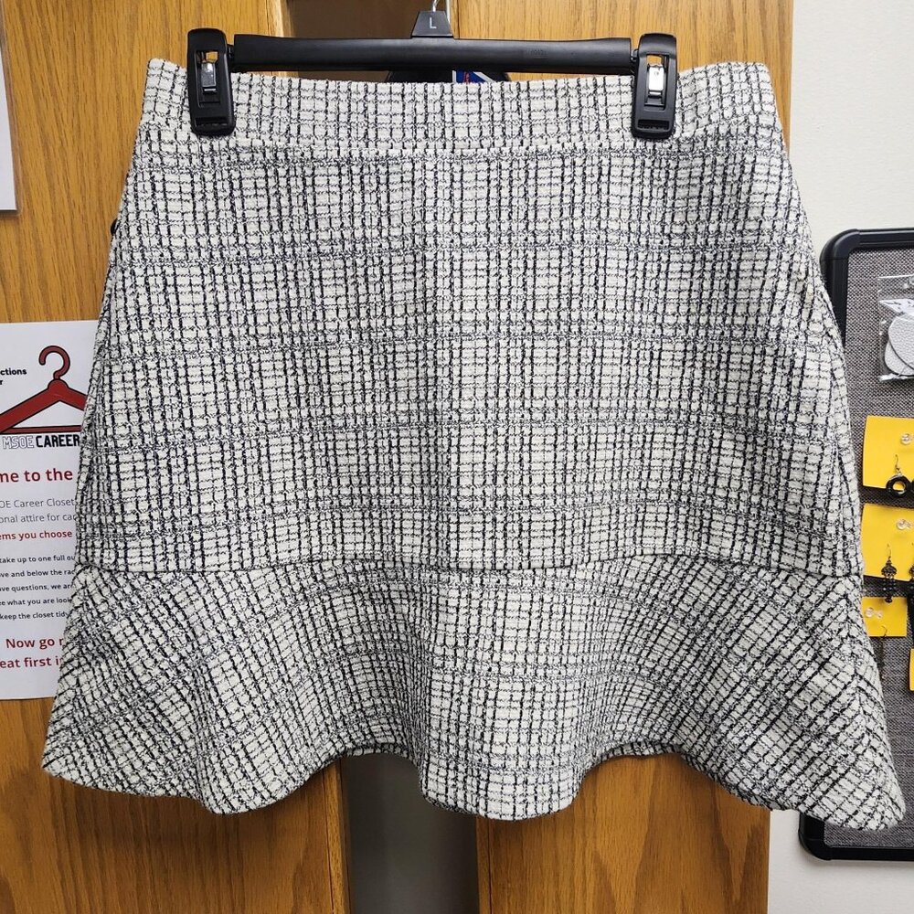 Black and white plaid Loft skirt